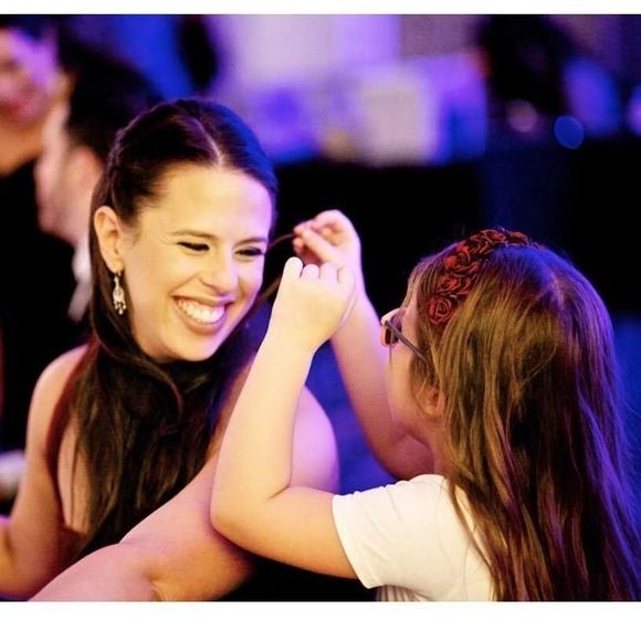 Meet your Posher, Shira - Picture 1 of 1